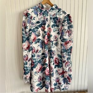 Keyhole Back Long Sleeve Dress Size 10 with Soft Floral Pattern
